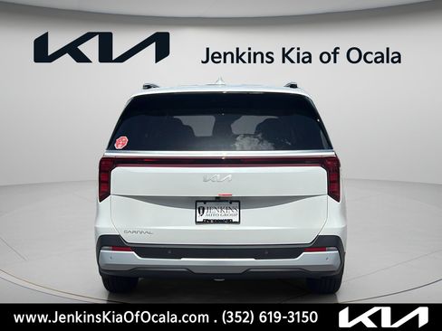 New 2026 Kia Carnival EX FWD image 4