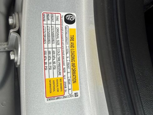 Used 2021 Chevrolet Silverado 2500 LT w/ Convenience Package image 39