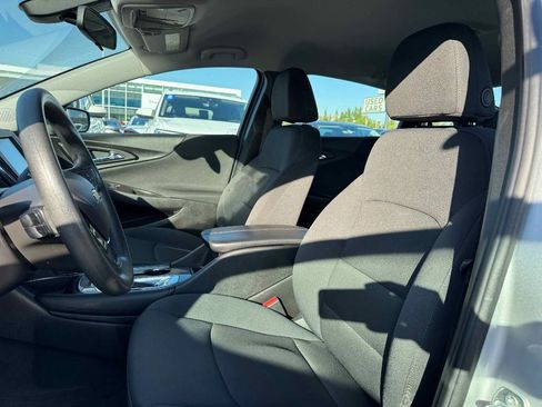 Used 2017 Chevrolet Malibu LT image 12