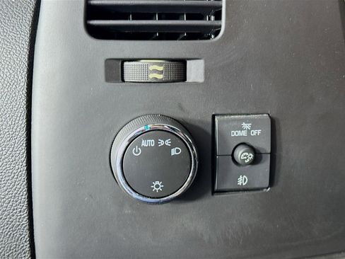 Used 2014 GMC Sierra 2500 SLE w/ Snow Plow Prep Package image 9