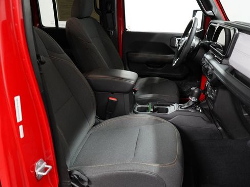 Used 2025 Jeep Wrangler Unlimited Sahara w/ Safety Group AWD/4WD image 30