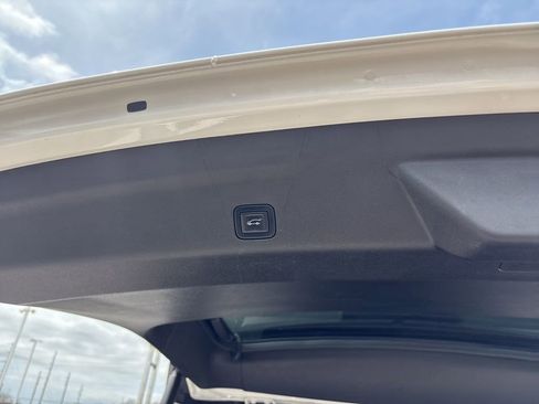 Used 2021 GMC Yukon Denali AWD/4WD image 8