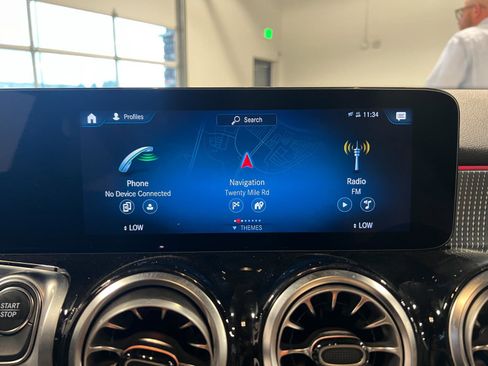 Used 2023 Mercedes-Benz EQB 300 4MATIC image 17