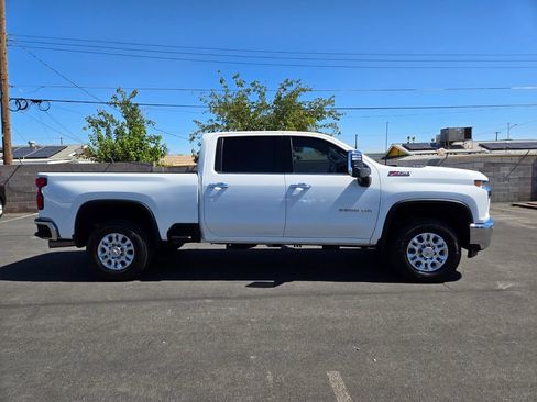 Used 2022 Chevrolet Silverado 2500 LTZ w/ LTZ Plus Package AWD/4WD image 7