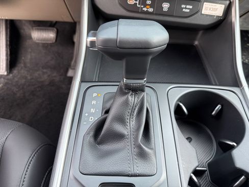 New 2026 Kia Carnival FWD image 19