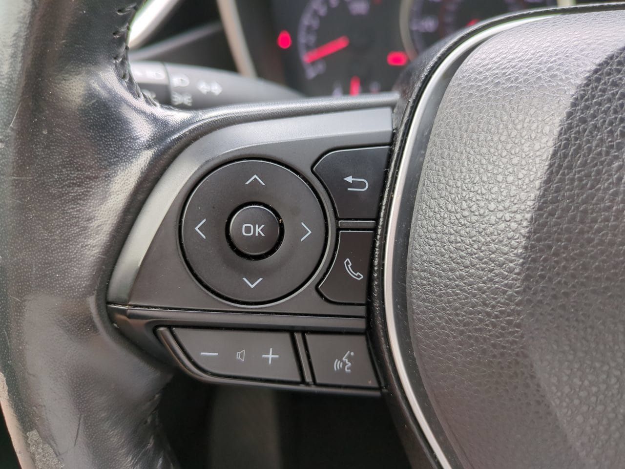 Used 2019 Toyota Corolla SE w/ Carpet Mat Package FWD image 23