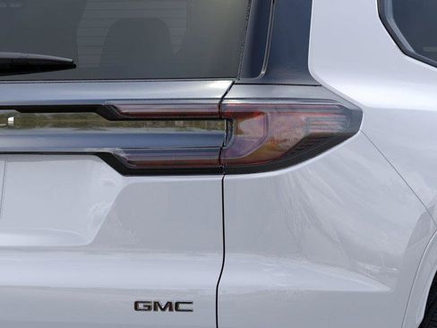 New 2026 GMC Acadia Denali Ultimate w/ LPO, Floor Liner Package AWD/4WD image 11