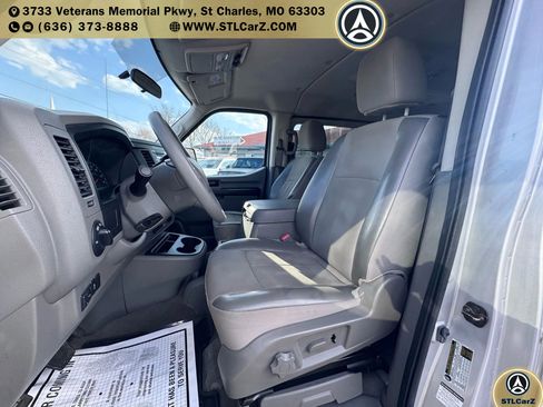 Used 2017 Nissan NV 3500 SV image 9