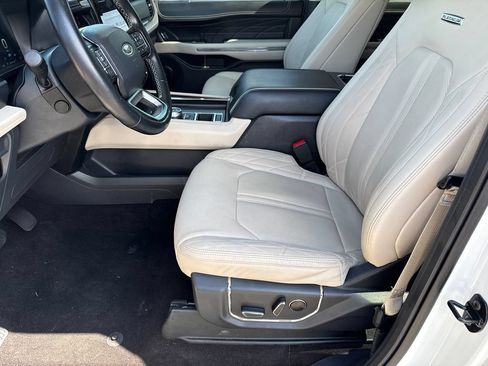 Used 2023 Ford Expedition Platinum RWD image 9