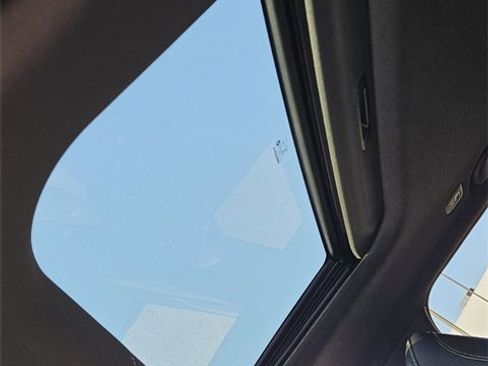 New 2025 Jeep Grand Cherokee Altitude image 18