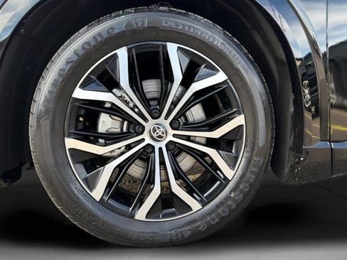 Used 2025 Toyota Crown Signia image 37