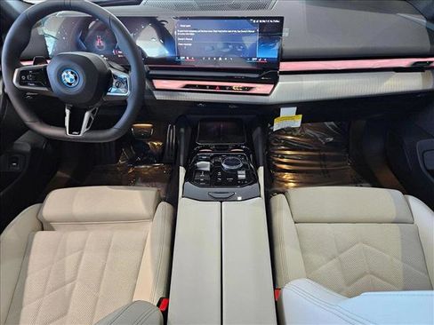 New 2026 BMW i5 eDrive40 w/ M Sport Package image 15