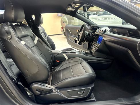 Used 2020 Ford Mustang Shelby GT500 w/ Technology Package image 38