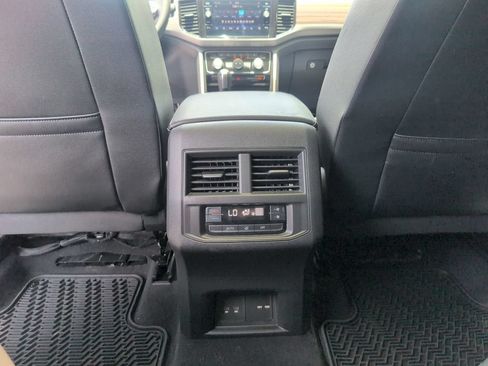 Used 2023 Volkswagen Atlas SEL AWD/4WD image 33