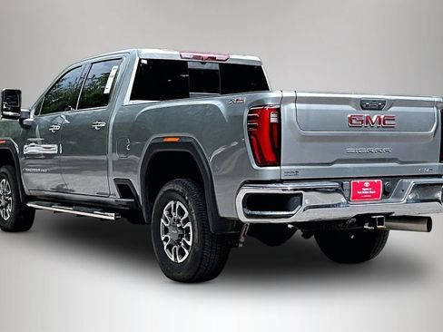Used 2024 GMC Sierra 2500 SLT w/ SLT Convenience Package AWD/4WD image 4