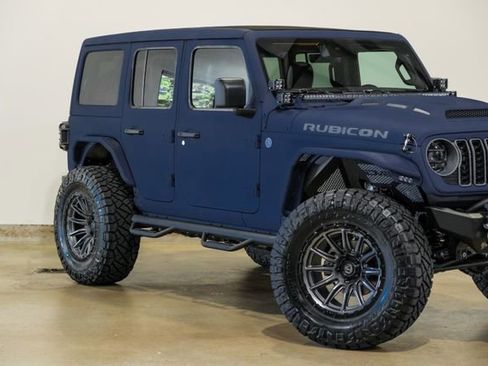 Used 2025 Jeep Wrangler Unlimited Rubicon w/ Technology Group image 10