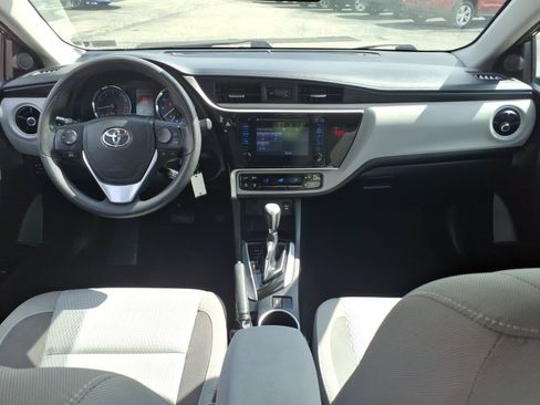 Used 2018 Toyota Corolla LE FWD image 9