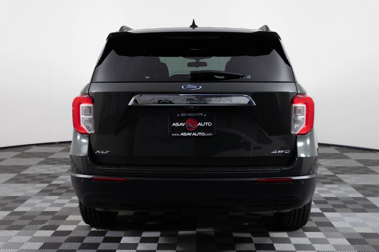 Used 2023 Ford Explorer XLT AWD/4WD image 6