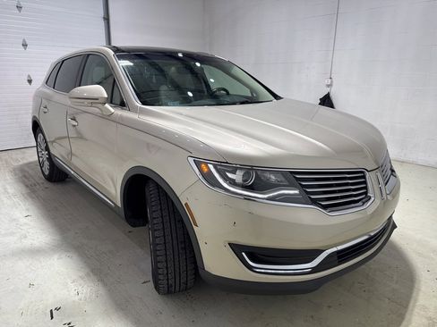 Used 2017 Lincoln MKX Reserve image 3