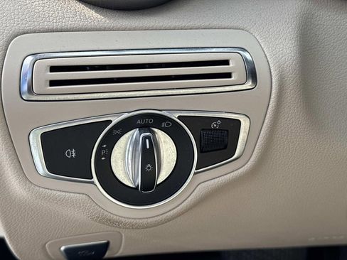 Used 2019 Mercedes-Benz C 300 Sedan image 21