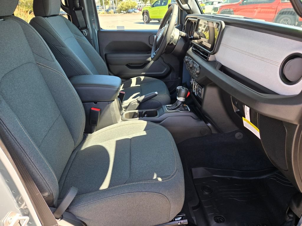Used 2025 Jeep Gladiator Sport AWD/4WD image 22