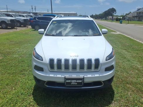 Used 2015 Jeep Cherokee Limited w/ Luxury Group AWD/4WD image 9