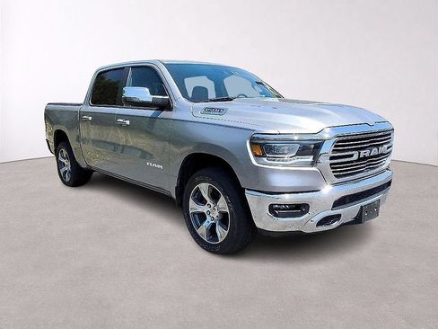 Used 2023 RAM 1500 Laramie AWD/4WD image 2