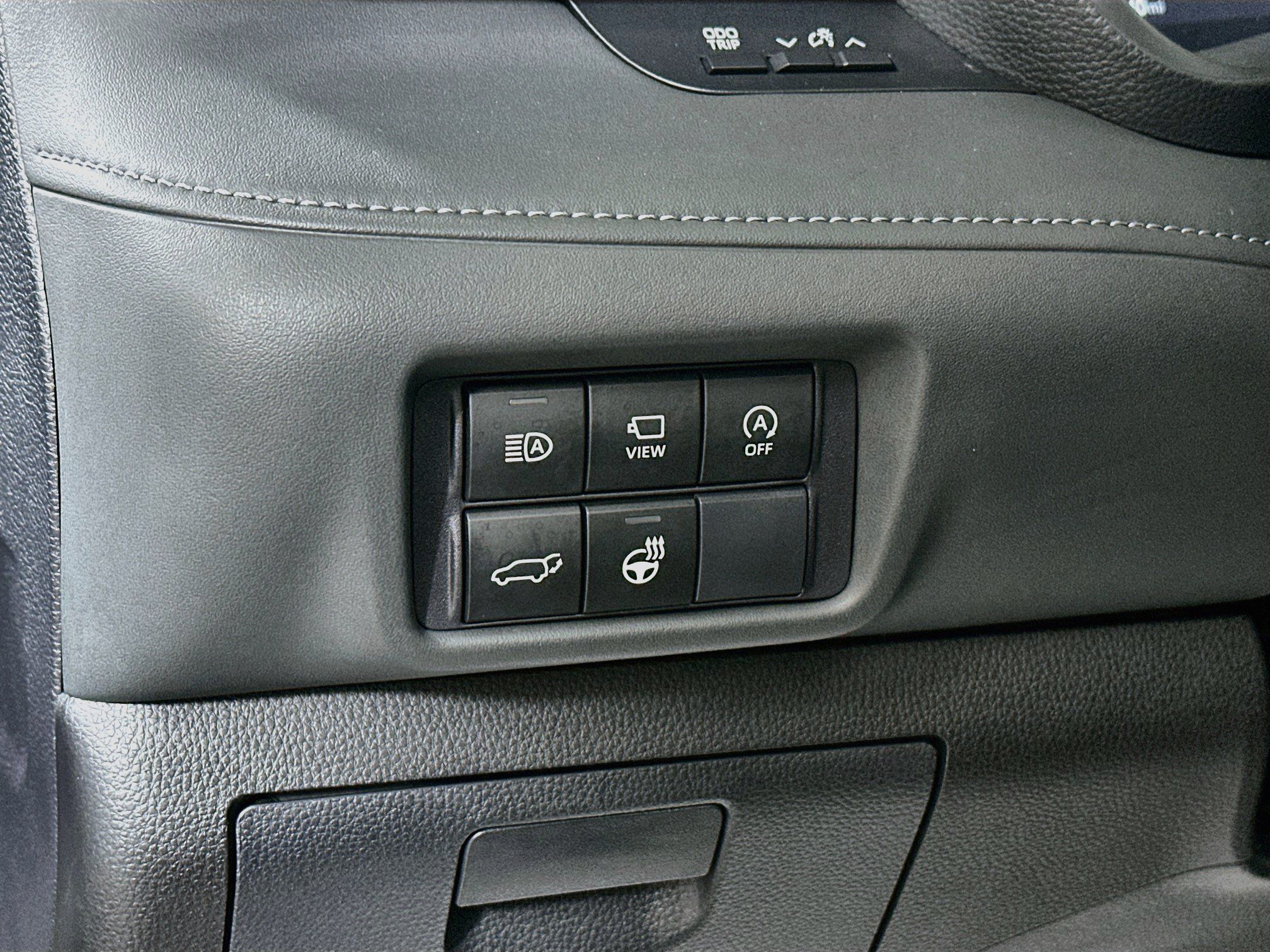 Used 2026 Toyota Highlander Limited AWD/4WD image 10