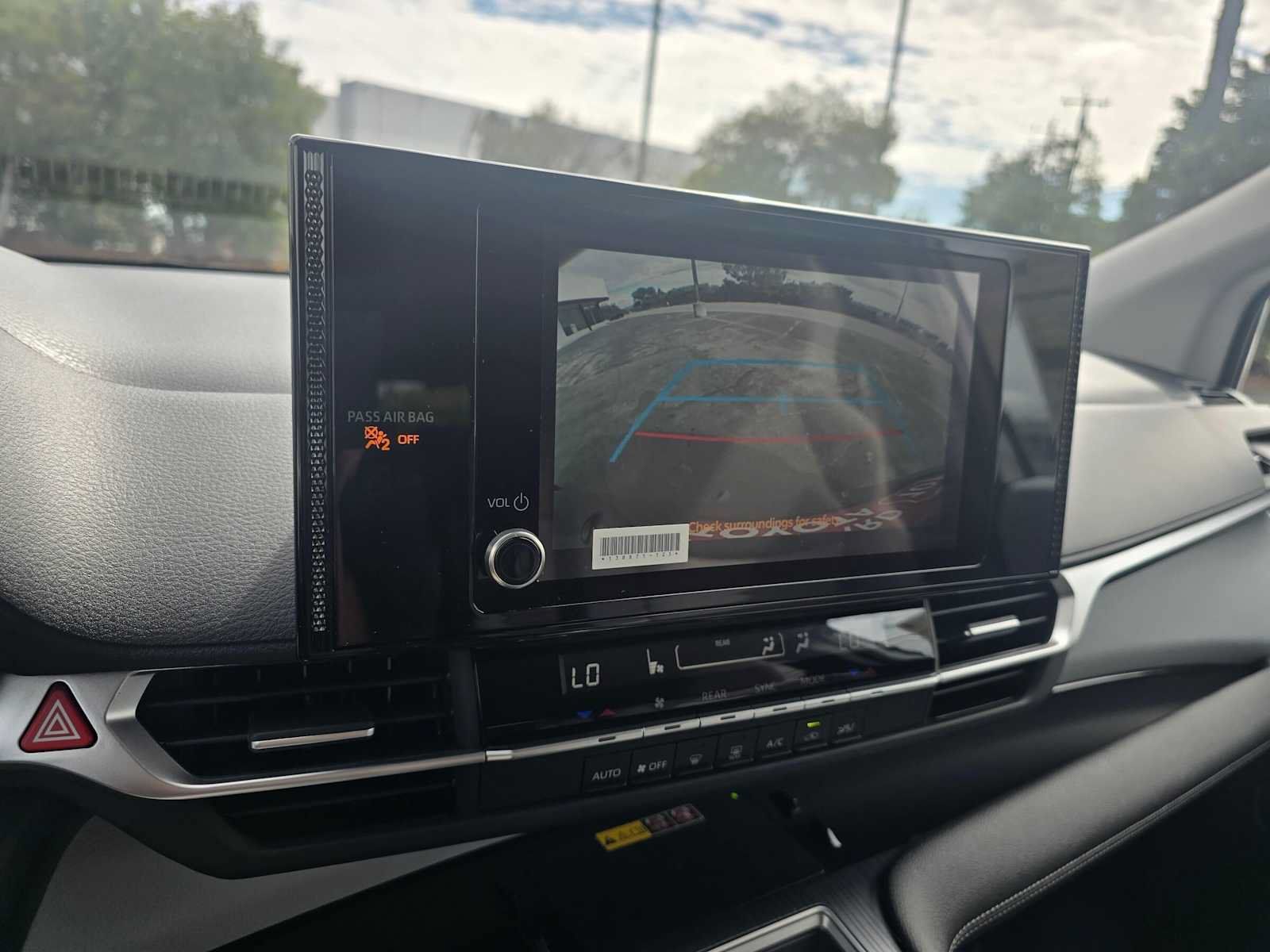 Used 2026 Toyota Sienna LE FWD image 15