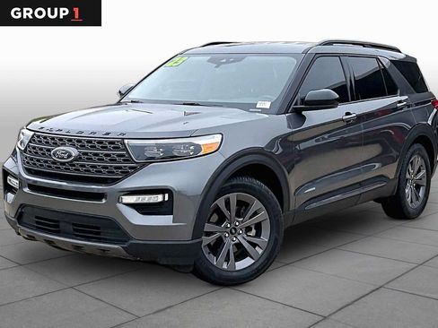 Used 2023 Ford Explorer XLT w/ Equipment Group 202A RWD image 1