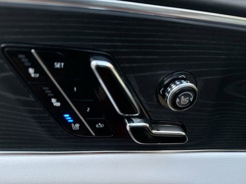 Used 2024 Cadillac Lyriq Luxury image 14