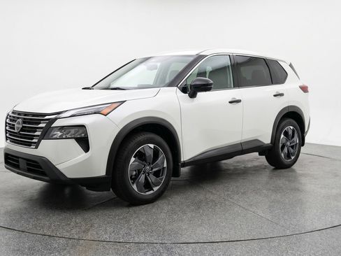 Used 2025 Nissan Rogue SV AWD/4WD image 3