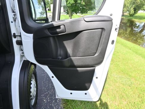Used 2025 RAM ProMaster 2500 w/ Safety Group FWD image 21