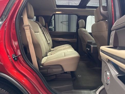 Used 2018 Ford Expedition XLT w/ Equipment Group 202A image 27
