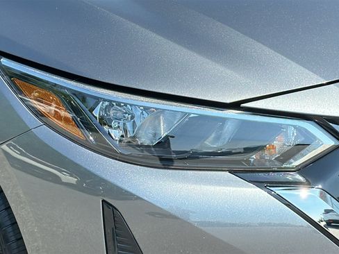 Used 2024 Nissan Sentra SV FWD image 4