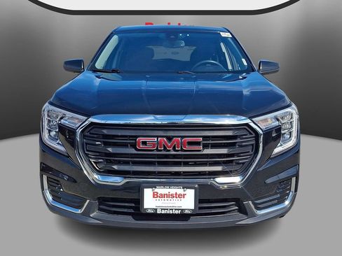 Used 2024 GMC Terrain SLE AWD/4WD image 2