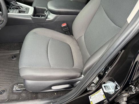 Used 2025 Toyota RAV4 LE AWD/4WD image 11