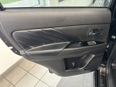 Used 2021 Mitsubishi Outlander SEL image 16