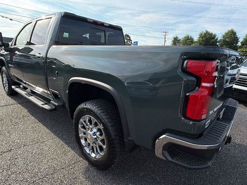 New 2026 Chevrolet Silverado 2500 LTZ w/ LTZ Premium Package AWD/4WD image 9