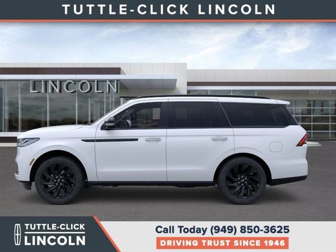 New 2026 Lincoln Navigator Reserve w/ Jet Appearance Package image 3