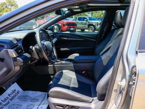 Used 2025 Toyota Camry XSE FWD image 9