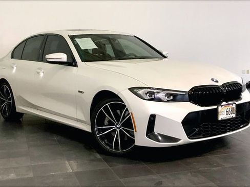 Used 2023 BMW 330e w/ M Sport Package RWD image 2