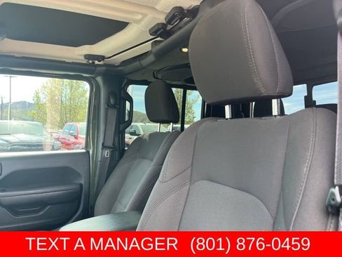 Used 2023 Jeep Gladiator Sport AWD/4WD image 13