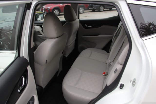 Used 2020 Nissan Rogue Sport SV w/ All-Weather Package AWD/4WD image 33
