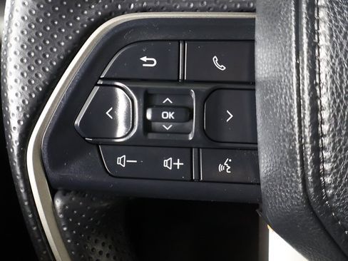 Used 2025 Toyota 4Runner SR5 image 36