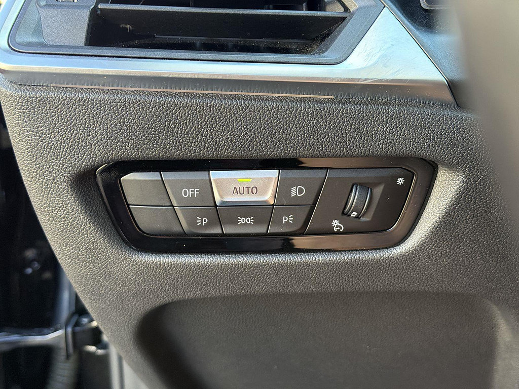 Used 2024 BMW M440i Coupe w/ Premium Package RWD image 17