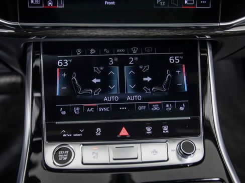 Used 2025 Audi Q8 Prestige image 31