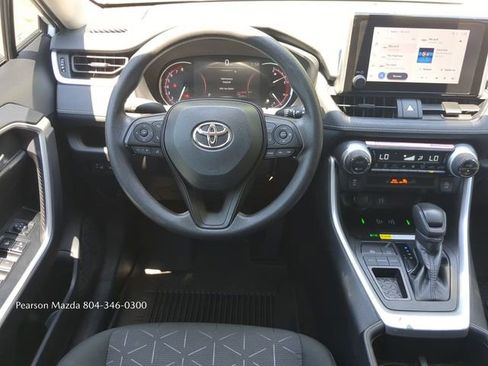 Used 2025 Toyota RAV4 XLE FWD image 16