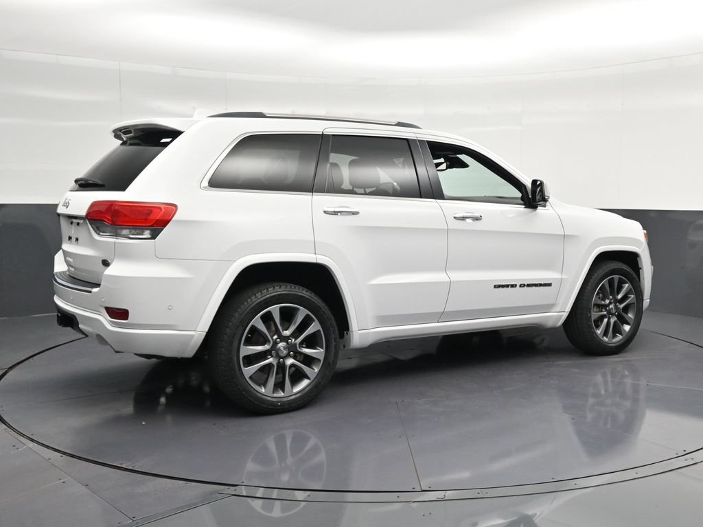 Used 2017 Jeep Grand Cherokee Overland w/ Jeep Active Safety Group RWD image 3