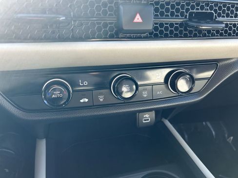 Certified 2024 Honda HR-V LX image 18